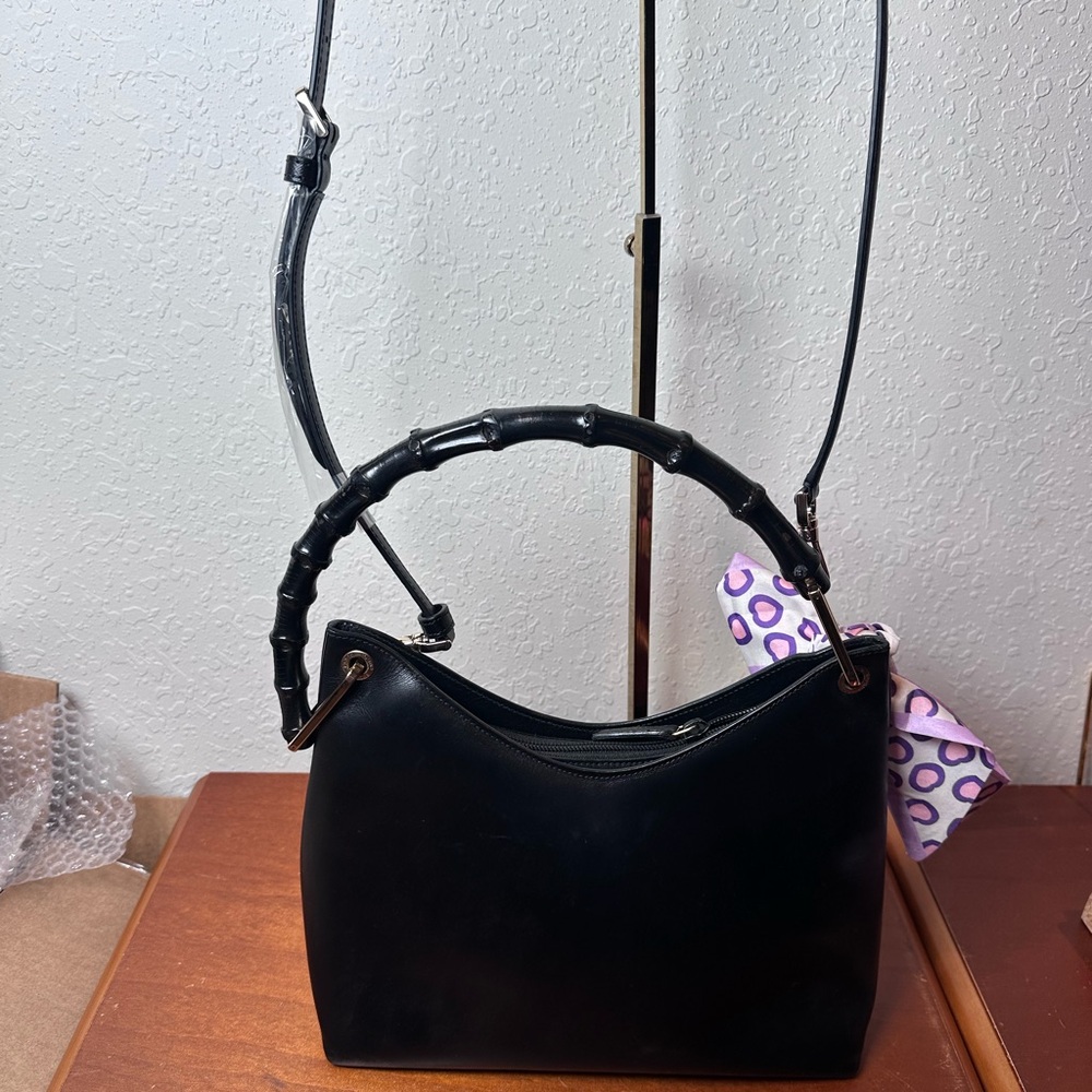 GUCCI Vintage Hand Bag 2 way Bamboo
Black Leather Authentic - Picture 15 of 16